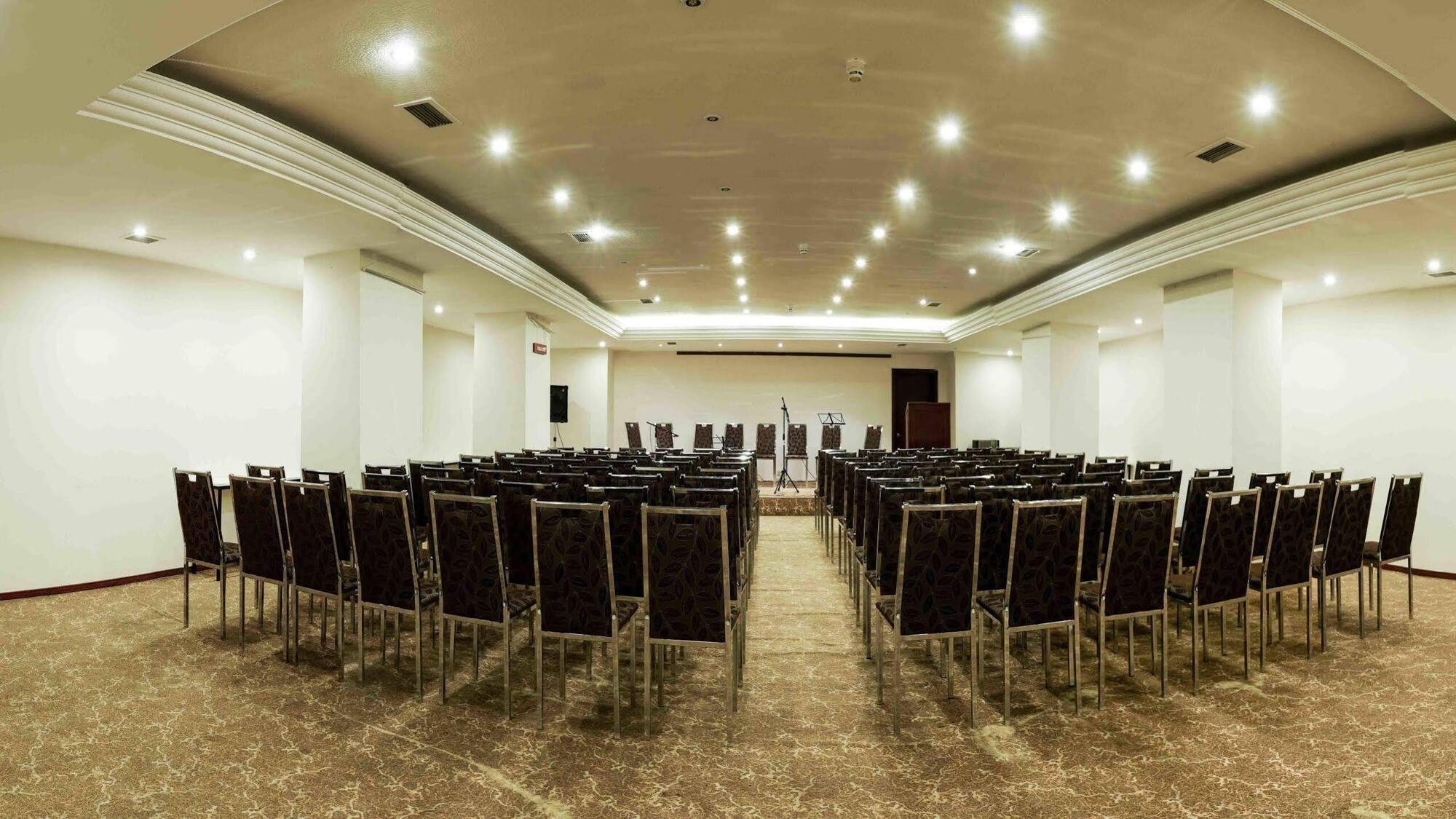 Dafne Hotel Ankara Bagian luar foto