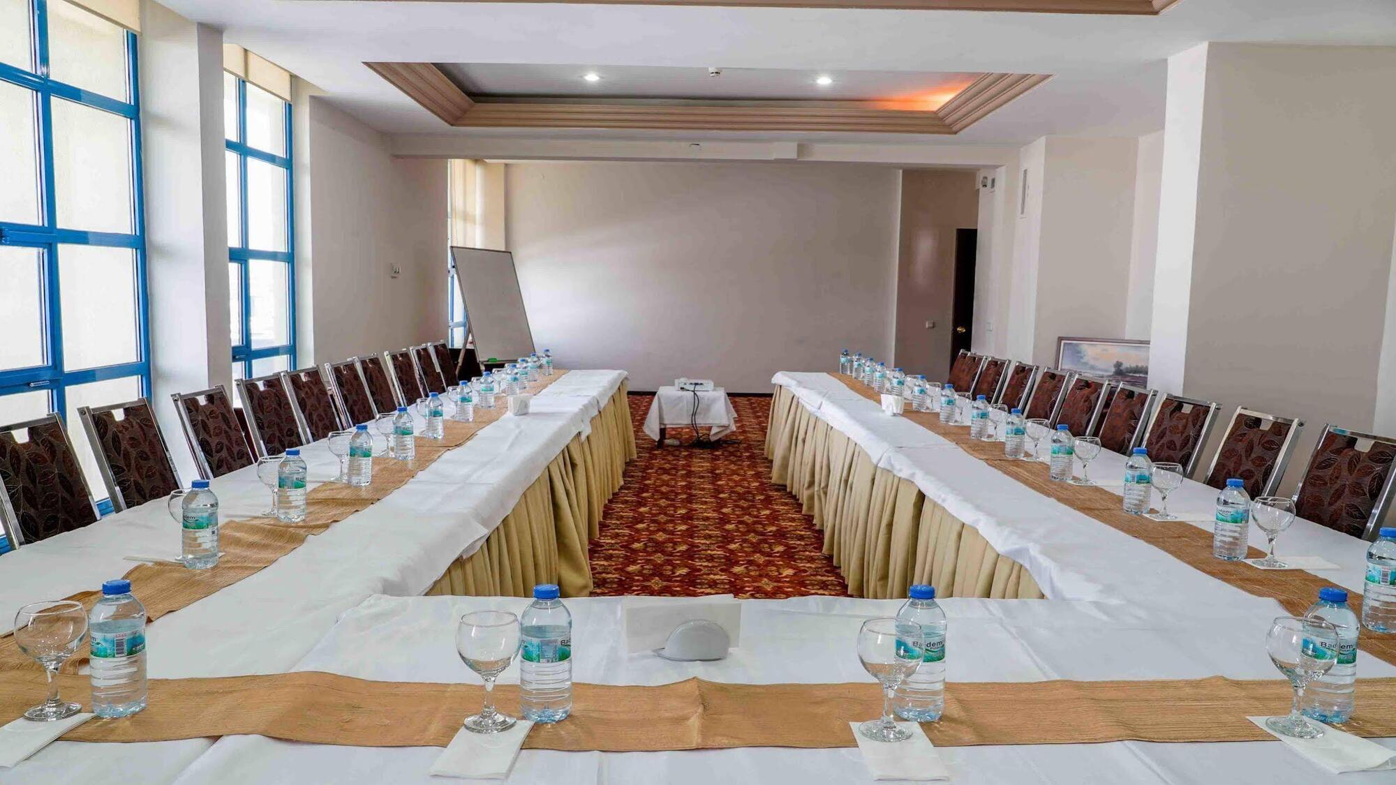 Dafne Hotel Ankara Bagian luar foto